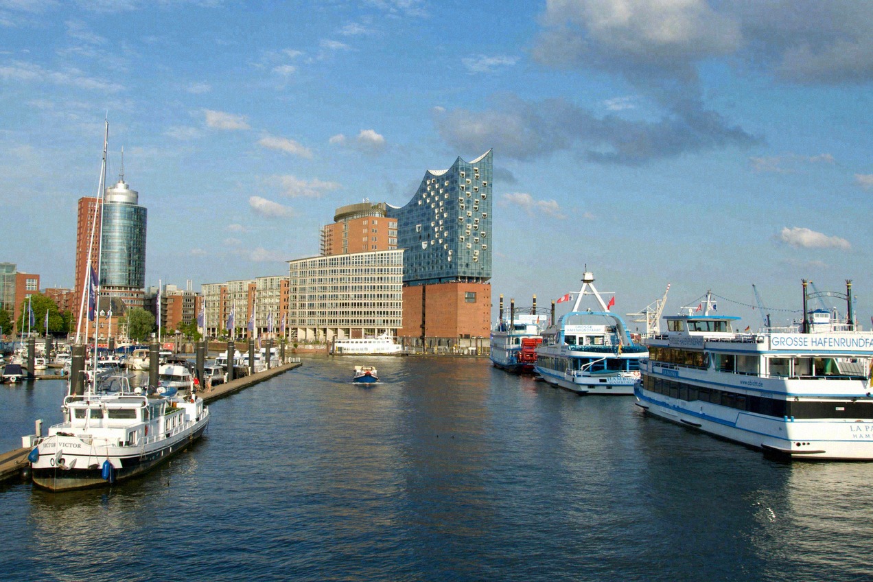 Elbphilharmonie über dem Hamburger Hafen