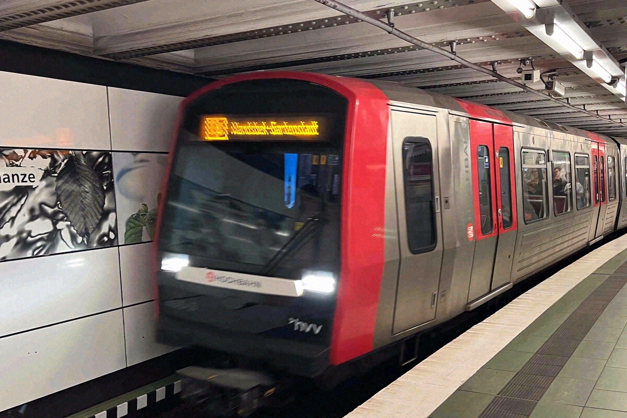 U-Bahn im HVV-Netz Hamburg
